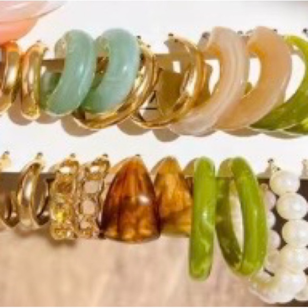 Elegant Gold and Green Hoop Earrings Set